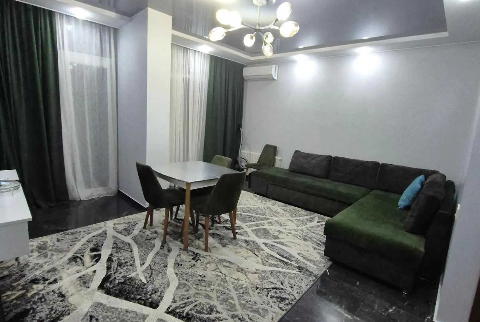 Apartment Sherif Ximshiaahvilis 47 A Gamziri باتومي